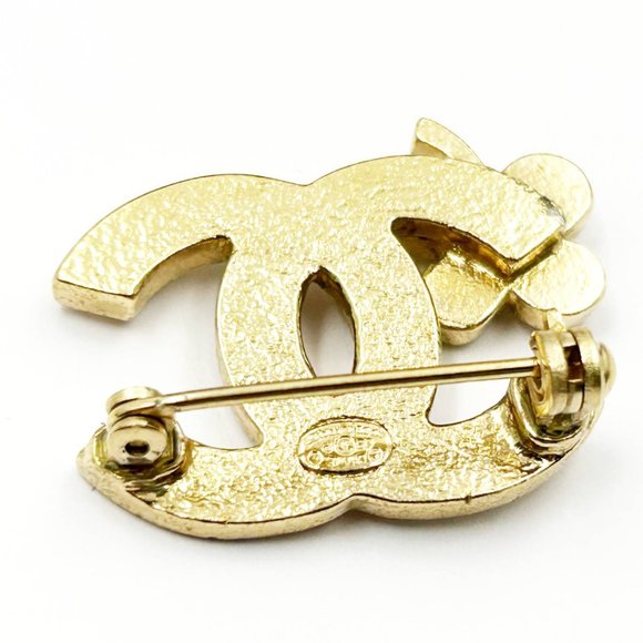 Chanel Small Gold CC Crystal Red Corner Flower Small Brooch - Picture 3 of 3